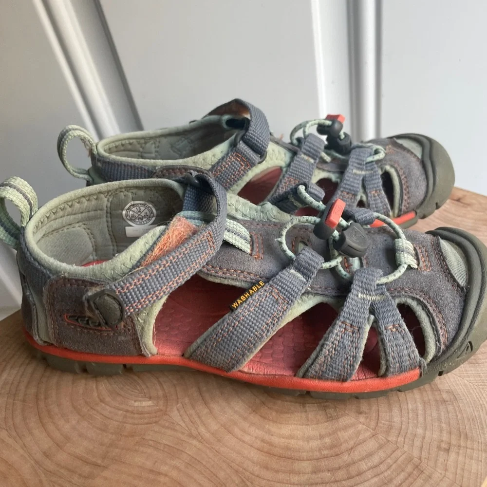Keen closed toe